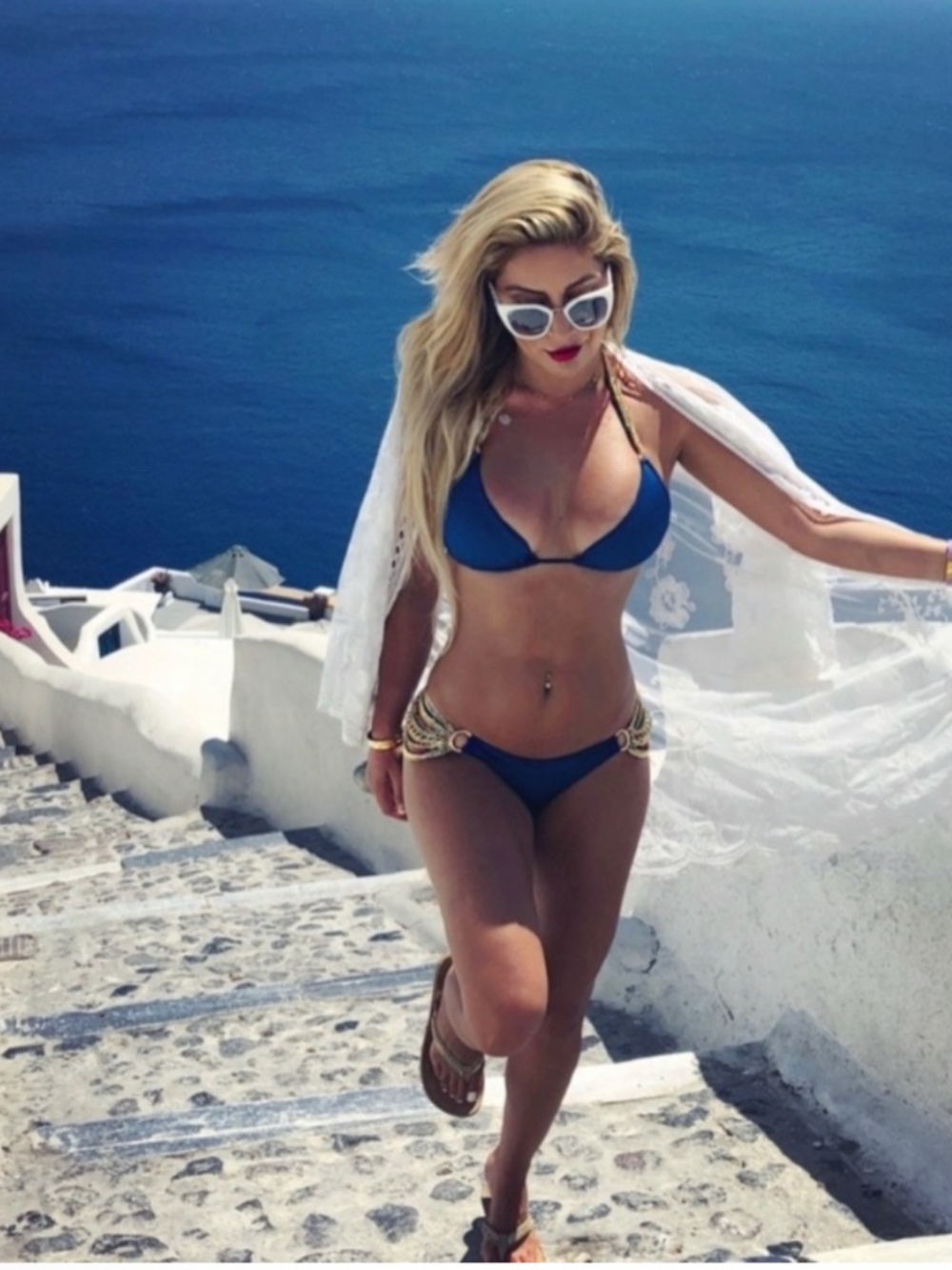 NWT beach bunny bikini set MEDIUM ball and chain